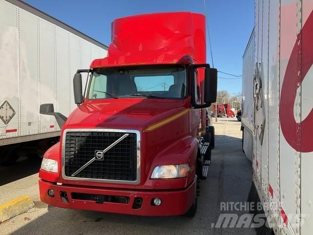 Volvo VNM42T Truck Tractor Units