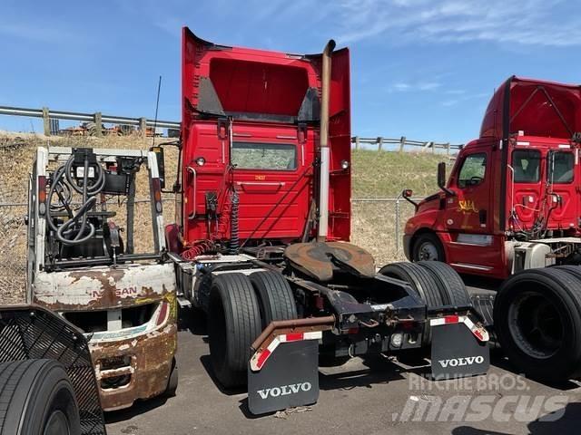 Volvo VNM42T Truck Tractor Units