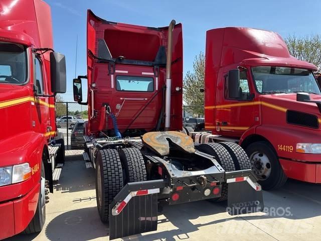 Volvo VNM42T Truck Tractor Units