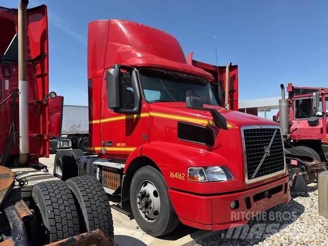 Volvo VNM42T Truck Tractor Units