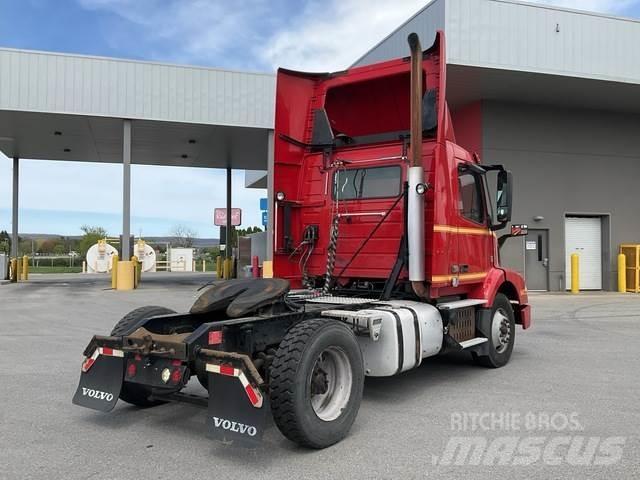 Volvo VNM42T Truck Tractor Units
