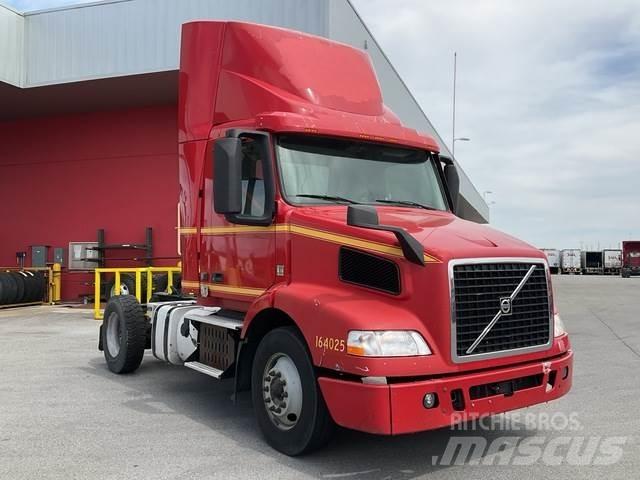 Volvo VNM42T Truck Tractor Units