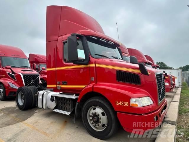 Volvo VNM42T Truck Tractor Units