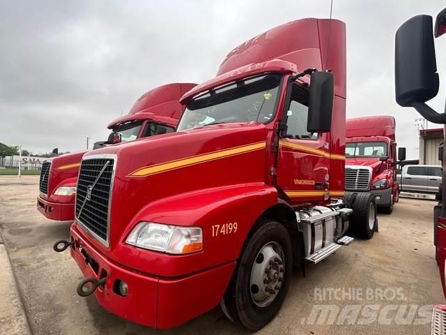 Volvo VNM42T Truck Tractor Units