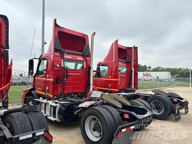 Volvo VNM42T Truck Tractor Units