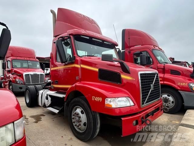 Volvo VNM42T Truck Tractor Units