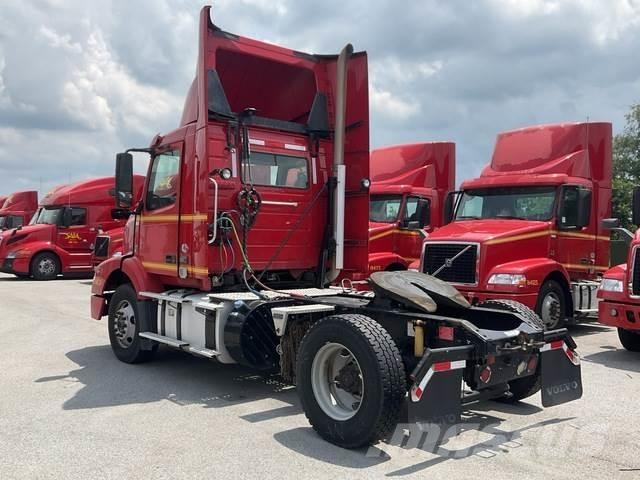 Volvo VNM42T Truck Tractor Units