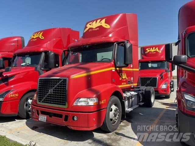 Volvo VNM42T Truck Tractor Units