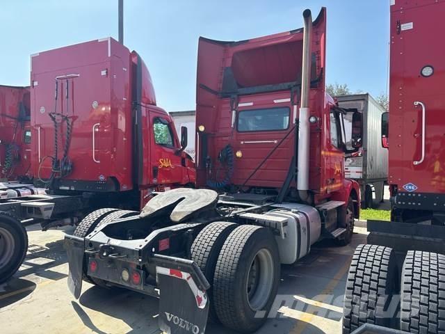 Volvo VNM42T Truck Tractor Units