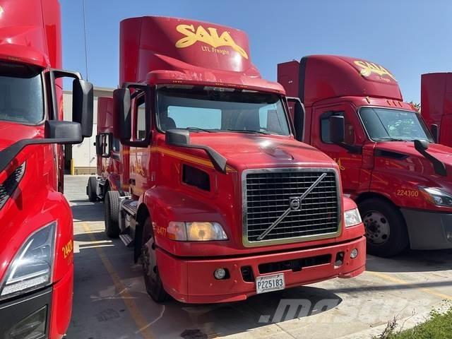 Volvo VNM42T Truck Tractor Units