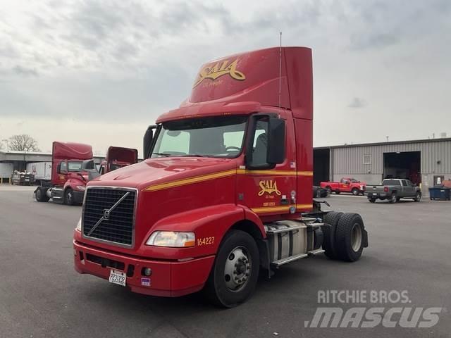 Volvo VNM42T Truck Tractor Units
