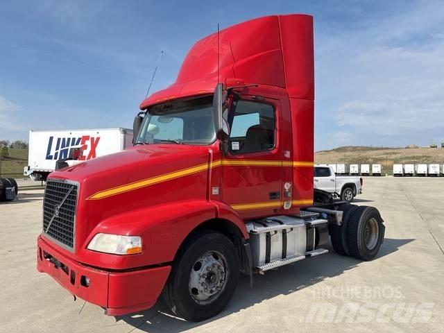 Volvo VNM42T Truck Tractor Units