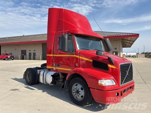 Volvo VNM42T Truck Tractor Units