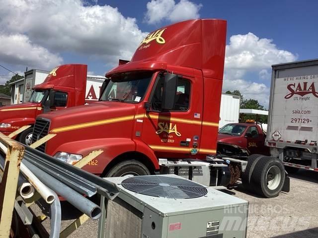 Volvo VNM42T Truck Tractor Units