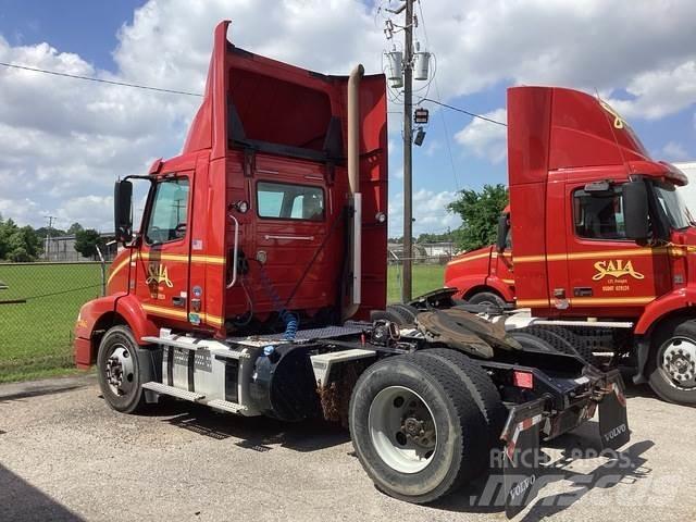 Volvo VNM42T Truck Tractor Units