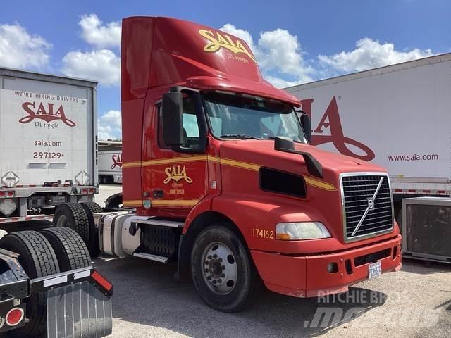 Volvo VNM42T Truck Tractor Units