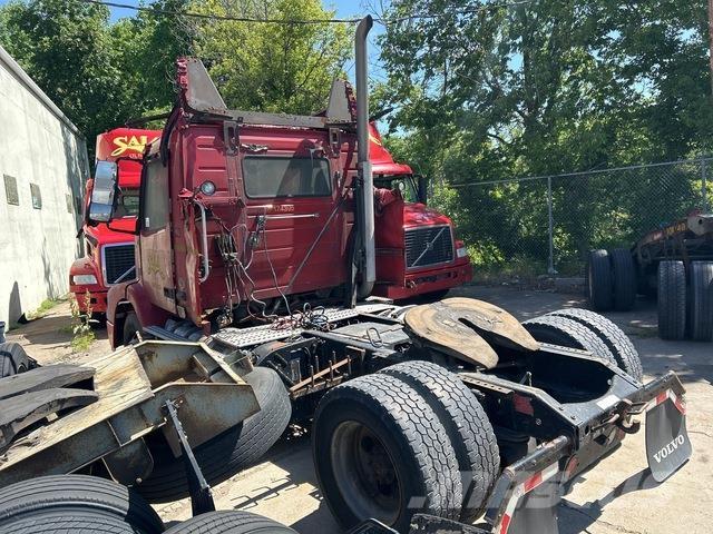 Volvo VNM42T Truck Tractor Units