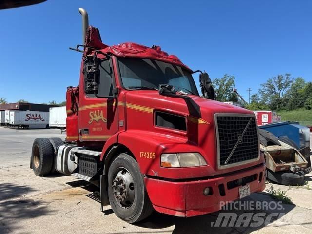 Volvo VNM42T Truck Tractor Units