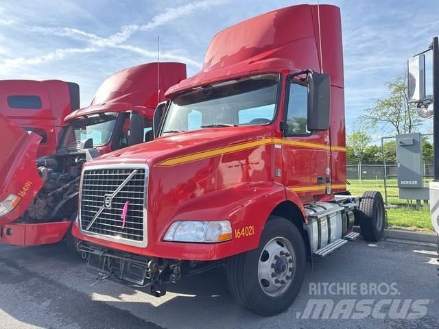 Volvo VNM42T Truck Tractor Units