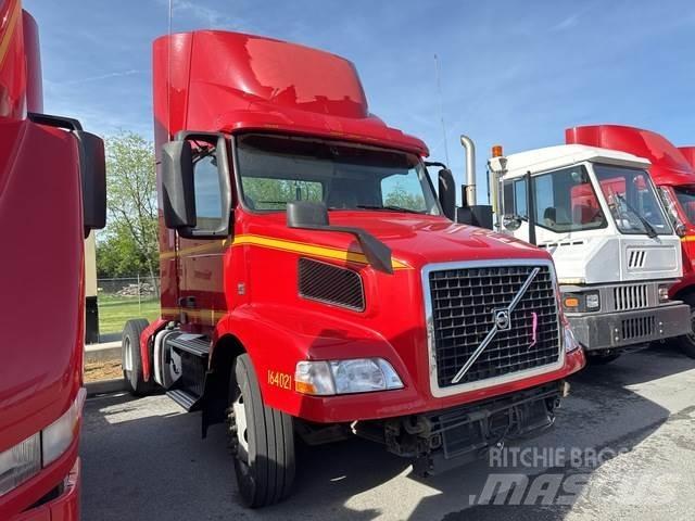Volvo VNM42T Truck Tractor Units