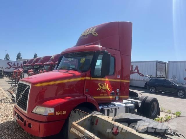 Volvo VNM42T Truck Tractor Units