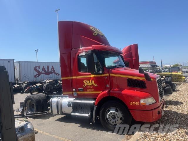 Volvo VNM42T Truck Tractor Units