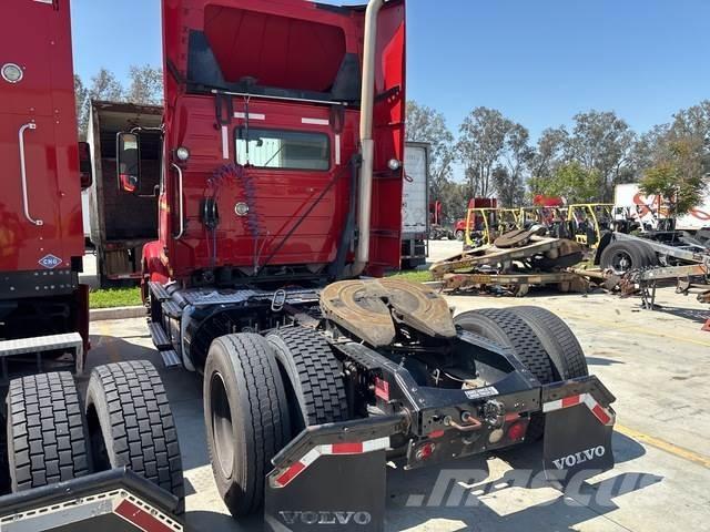Volvo VNM42T Truck Tractor Units