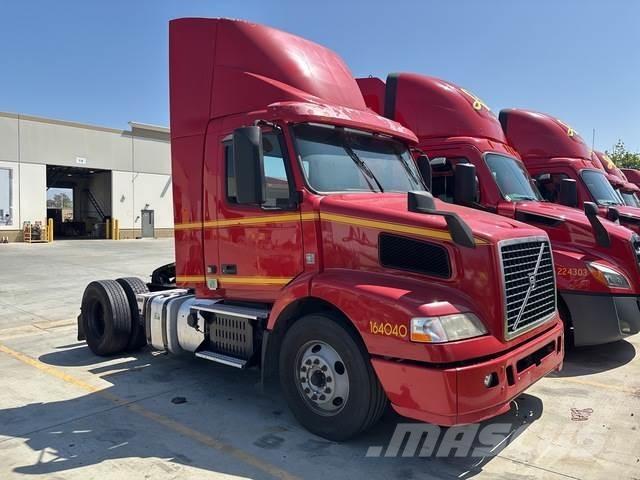 Volvo VNM42T Truck Tractor Units