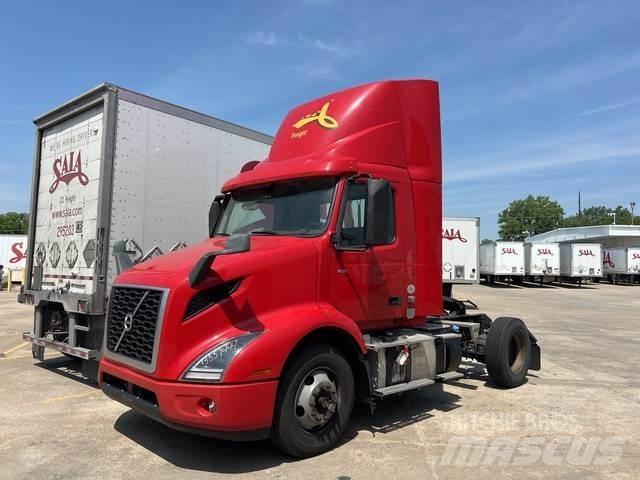 Volvo VNM42T Truck Tractor Units