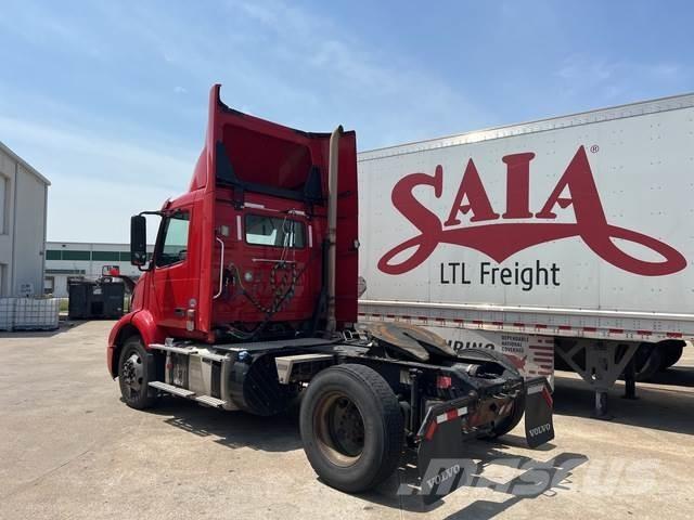 Volvo VNM42T Truck Tractor Units