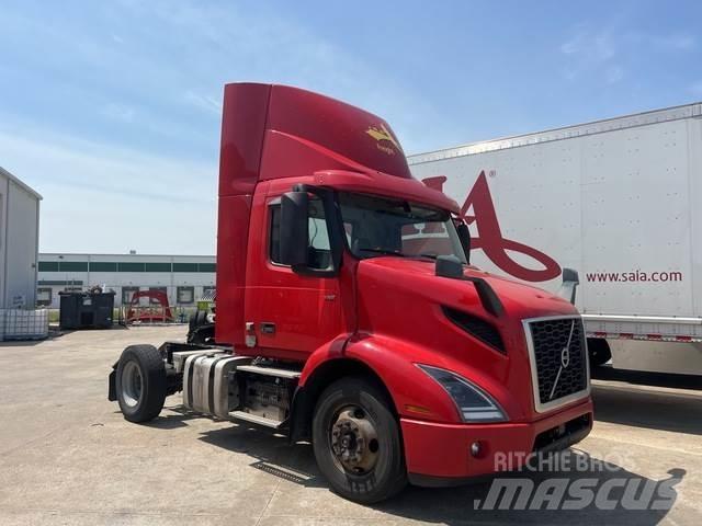 Volvo VNM42T Truck Tractor Units
