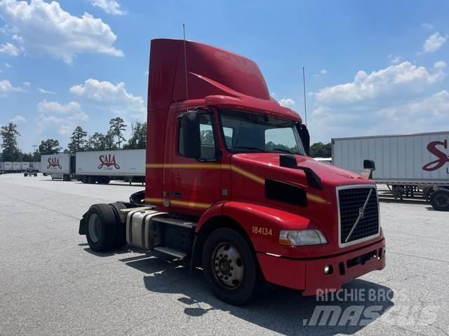 Volvo VNM42T Truck Tractor Units