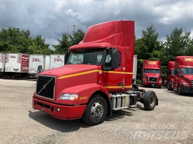 Volvo VNM42T Truck Tractor Units