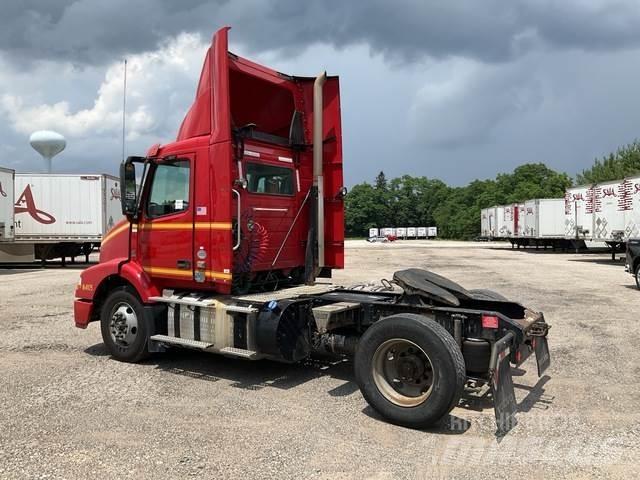 Volvo VNM42T Truck Tractor Units