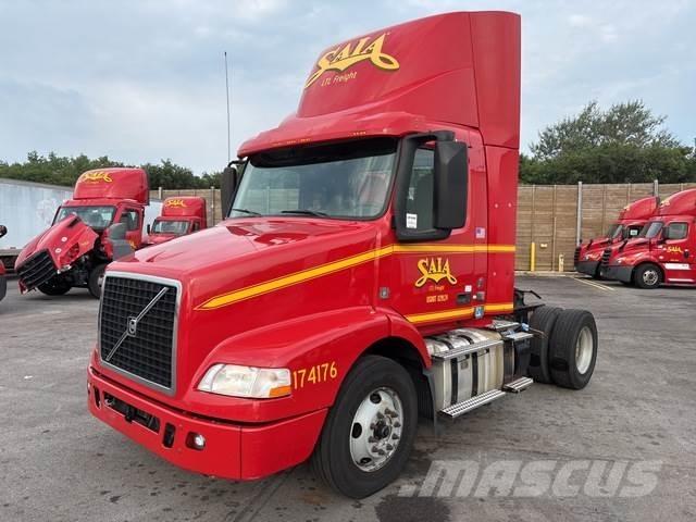 Volvo VNM42T Truck Tractor Units