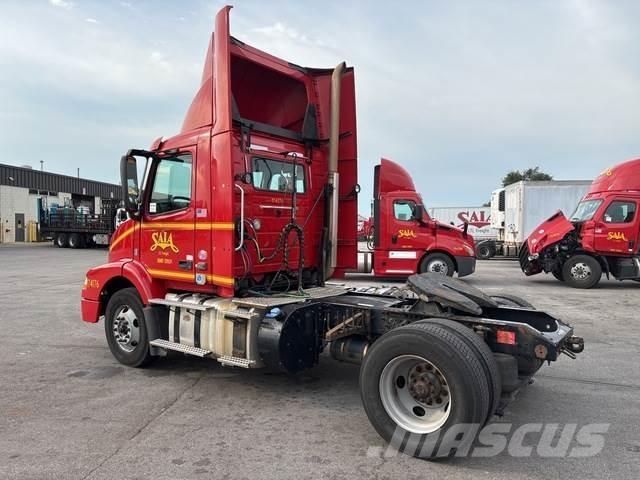 Volvo VNM42T Truck Tractor Units