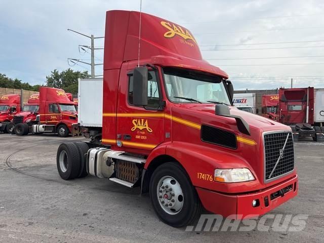 Volvo VNM42T Truck Tractor Units