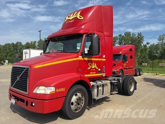 Volvo VNM42T Truck Tractor Units