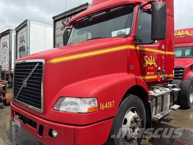 Volvo VNM42T Truck Tractor Units