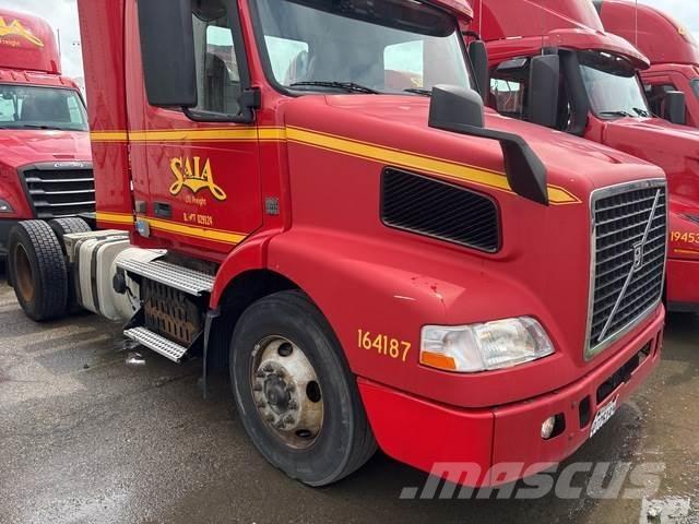 Volvo VNM42T Truck Tractor Units