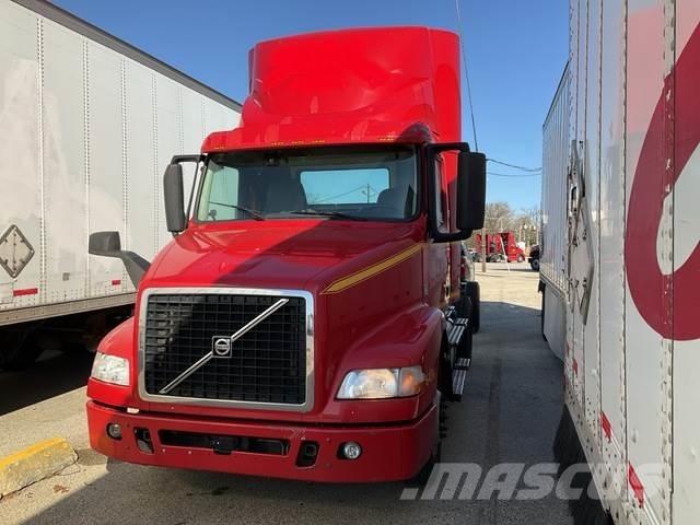 Volvo VNM42T Truck Tractor Units