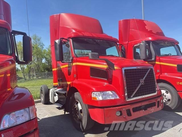 Volvo VNM42T Truck Tractor Units