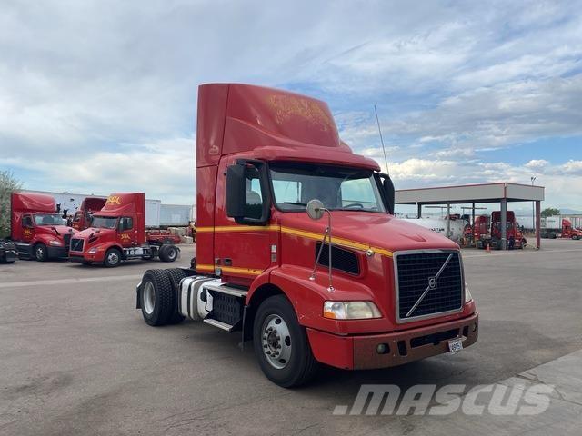 Volvo VNM42T Truck Tractor Units