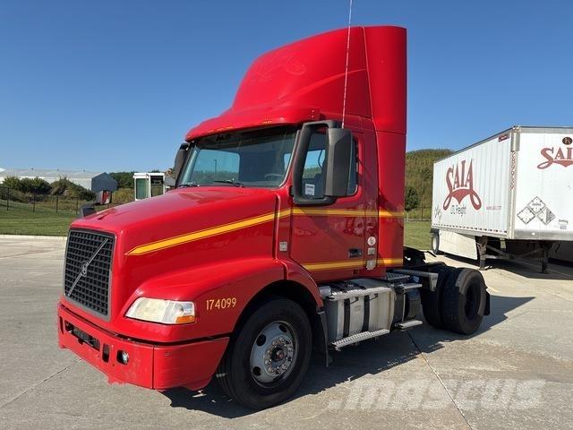 Volvo VNM42T Truck Tractor Units