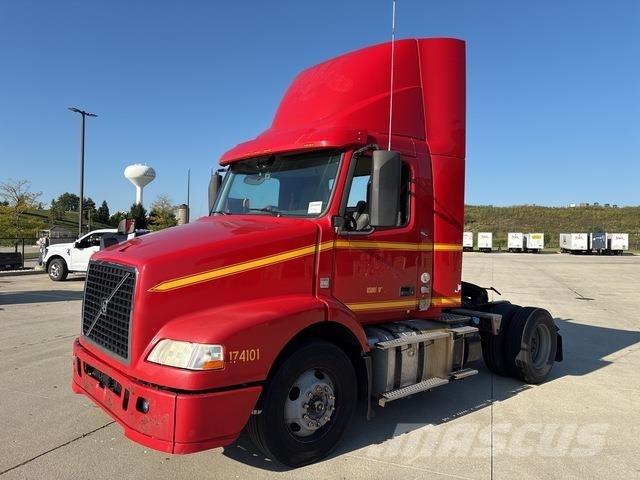 Volvo VNM42T Truck Tractor Units