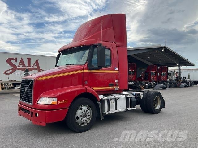Volvo VNM42T Truck Tractor Units