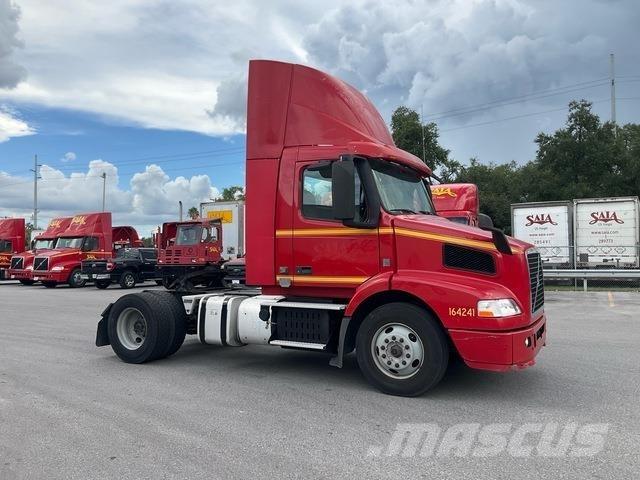 Volvo VNM42T Truck Tractor Units
