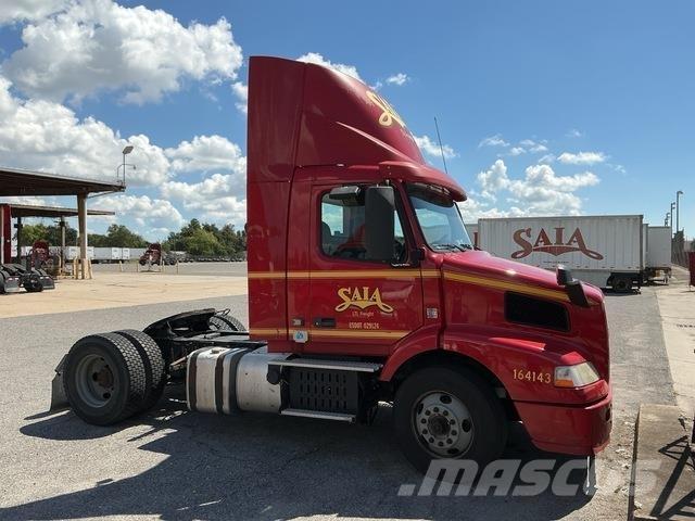 Volvo VNM42T Truck Tractor Units