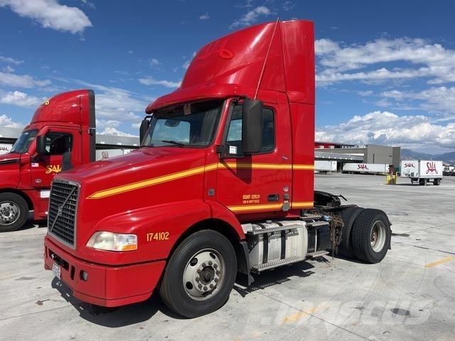 Volvo VNM42T Truck Tractor Units