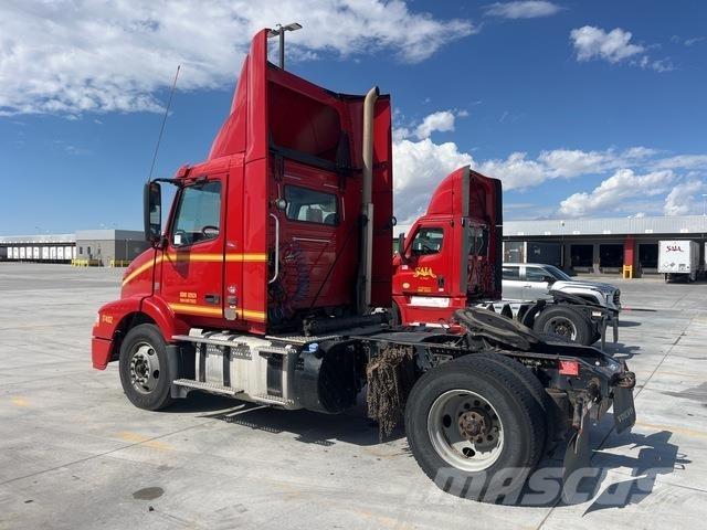 Volvo VNM42T Truck Tractor Units